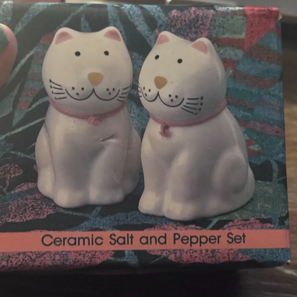 Vintage Cat Salt and Pepper Shaker Set Earthenware 1988 Made in Brazil